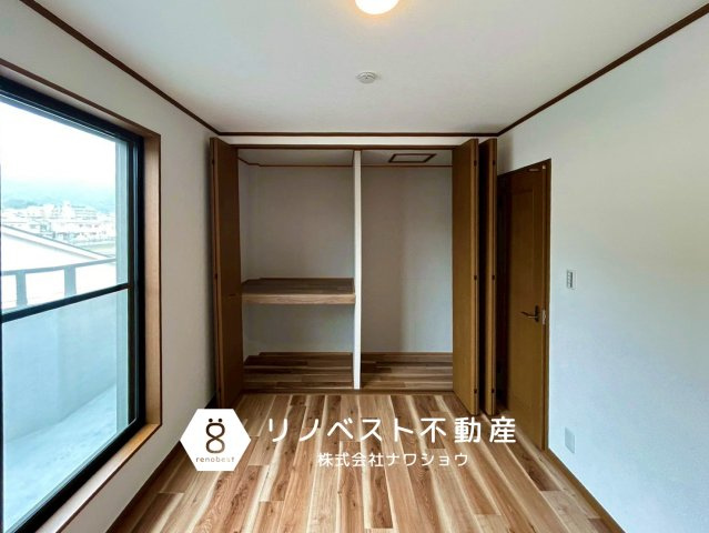 東大阪市横小路町5丁目の洋室|約5.6帖の3階洋室！
バルコニーに面しており陽当たり良好♪大容量のクローゼットも魅力的◎