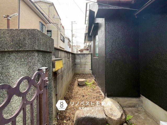 東大阪市小若江1丁目の庭|【リノベスト不動産】テナント（事業用）物件のご紹介も可能です。事務所移転・新規開業等お気軽にご相談ください♪
