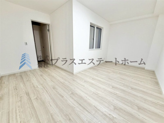 【洋室】 | 長田区松野通3丁目5号地　新築戸建 | 【同社施工事例】在宅勤務・リモートワークの書斎や、趣味やくつろぎのスペースとしても♪