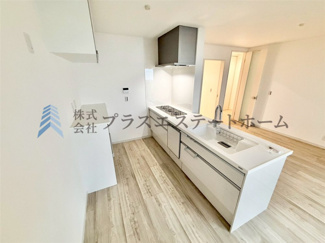 【キッチン】 | 長田区松野通3丁目5号地　新築戸建 | 【同社施工事例】対面カウンターで、家族とコミュニケーションを取りながら料理ができるキッチンです♪