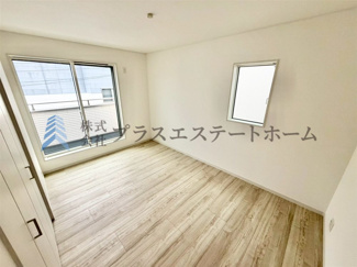 【洋室】 | 長田区松野通3丁目5号地　新築戸建 | 【同社施工事例】シンプルな洋室でお部屋のコーディネートが楽しめます♪