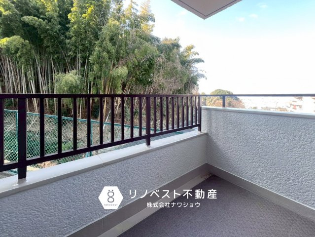 ハイタウン石切F棟のバルコニー|【リノベスト不動産】弊社は近鉄大阪線・奈良線『布施』駅から徒歩2分の場所にございます♪
