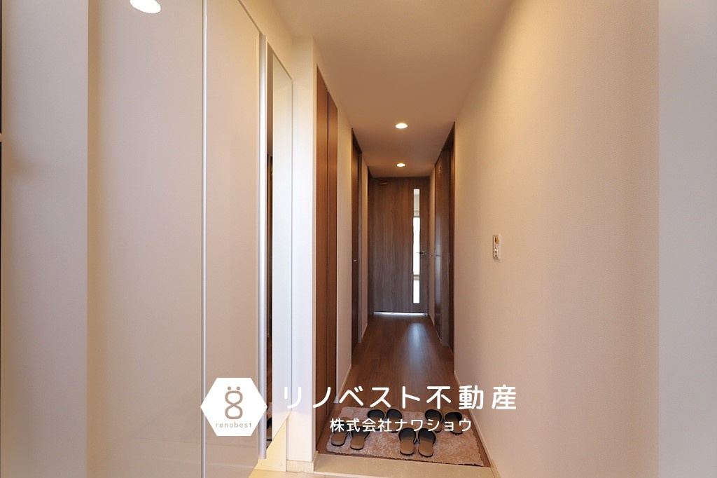 ブランニード河内小阪の玄関|【リノベスト不動産】弊社は近鉄大阪線・奈良線『布施』駅から徒歩2分の場所にございます♪
