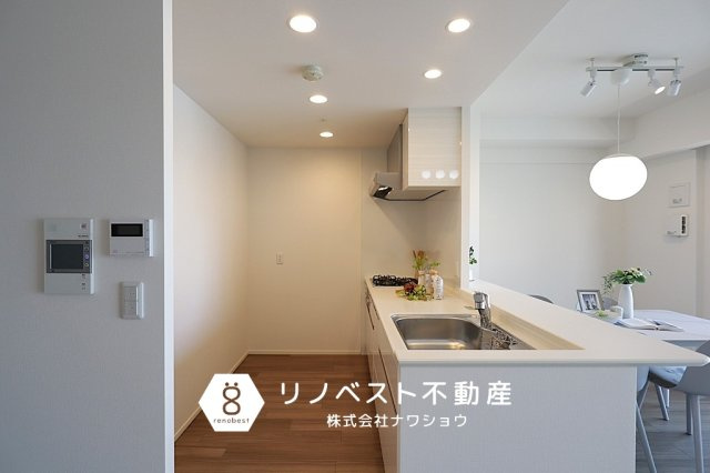 ブランニード河内小阪のキッチン|対面式キッチンで家族とのコミュニケーションがとりやすい◎
小さなお子様を見守りながら作業できるからおすすめ！