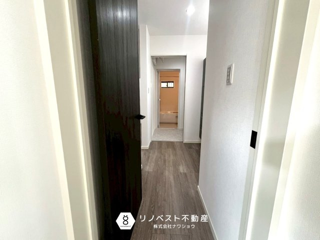 プロスピリティー善根寺町の内装|洗面台、洗濯機置場、浴室が直線状にならんでいて動線がとても良い間取りです！