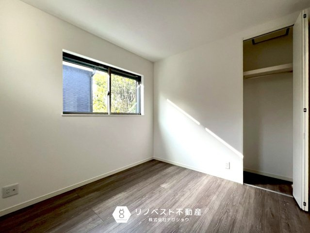 プロスピリティー善根寺町の洋室|各居室にクローゼットがあるので収納場所には困りません◎