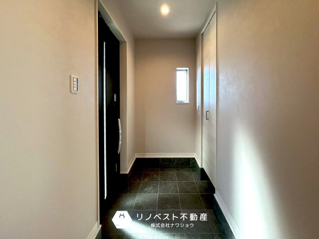 東大阪市豊浦町の玄関|大容量のシューズボックスがあるのでスッキリとした玄関周りにできます！