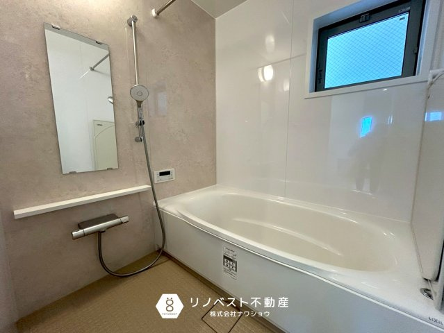 東大阪市豊浦町の浴室|広々としたバスタブなので足を伸ばしてリラックスして頂けます♪