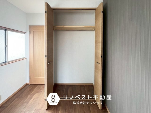 東大阪市稲葉１丁目の収納|上部棚付きのクローゼット。
布団の収納などにも利用できそうですね◎