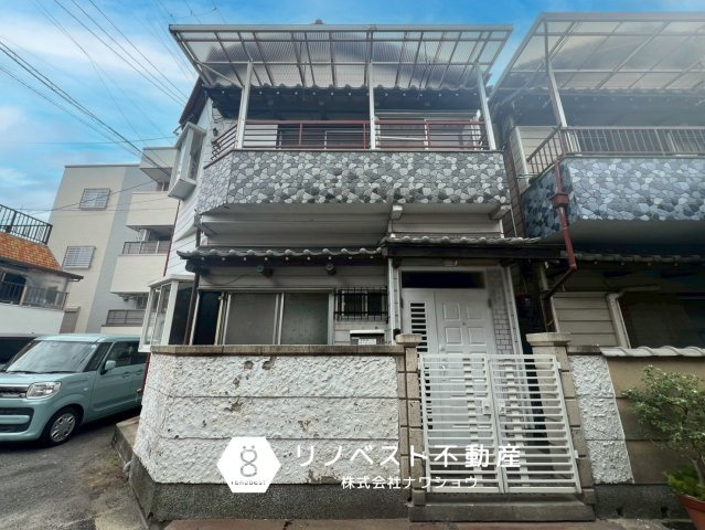 東大阪市稲葉１丁目の外観|フルリノベーション済み中古戸建！
角地に付き日当たり・通風良好です♪
