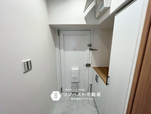 シャルマンコーポ今里の玄関|【リノベスト不動産】女性スタッフ・男性スタッフ共に活躍中！
