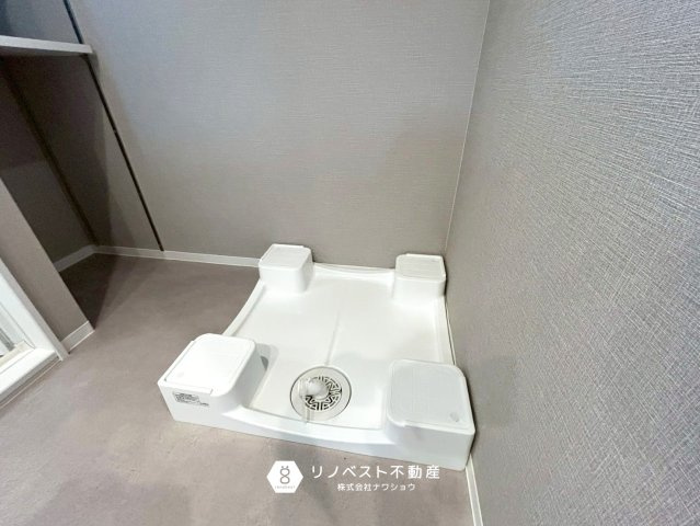 ライオンズマンション東花園の洗面所|洗濯パン付き！
お風呂上りすぐに洗濯可能です◎