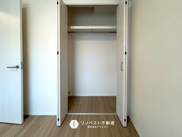 ライオンズマンション東花園の収納|コンパクトなクローゼット！
お子様のおもちゃの収納にも◎