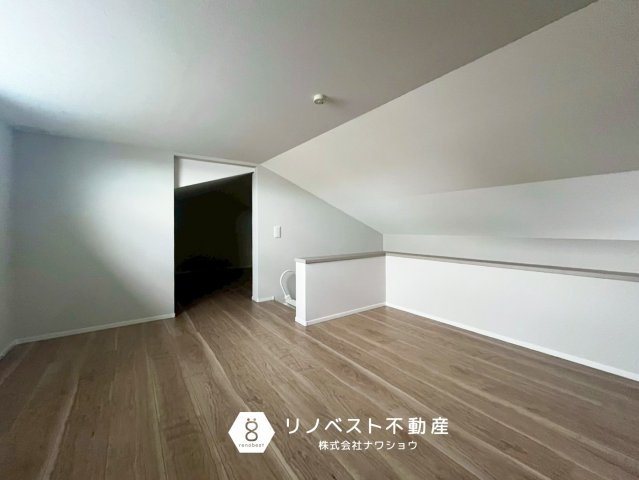 東大阪市花園東町２丁目の収納|陽当たりの良い屋根裏収納。
生活空間では収納できない、大きな家電や季節物の洋服などの収納におすすめ♪