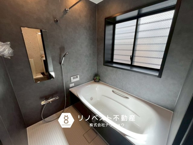 生野区生野西1丁目の浴室|シックな印象のバスルーム。
日々の疲れを癒してください♪