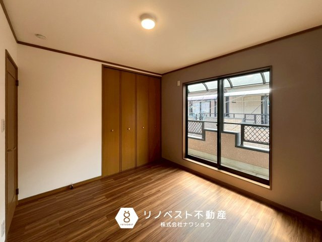 大阪市東成区東今里３丁目の洋室|アウターやお気に入りの洋服が収納できるクローゼット完備◎
ご夫婦の寝室におすすめ◎