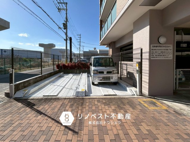 レジオン東大阪の駐車場|【リノベスト不動産】テナント（事業用）物件のご紹介も可能です。事務所移転・新規開業等お気軽にご相談ください♪
