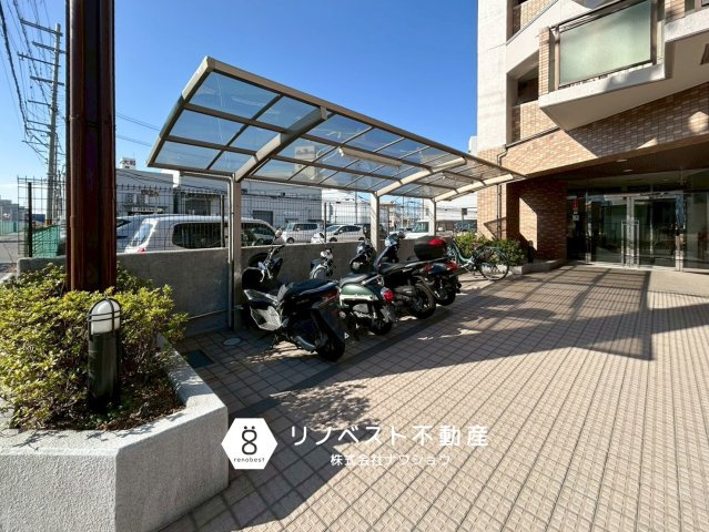 レジオン東大阪の駐輪場|【リノベスト不動産】土日祝も営業中！HPより来店予約も可能です◎
