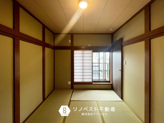 東成区大今里3丁目の和室|約6帖の3階和室♪
モダンな雰囲気が魅力◎ベランダへの出入りが可能です◎