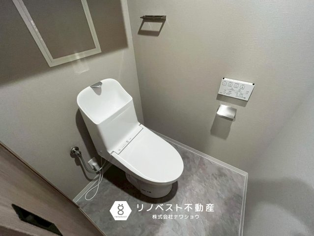 エルグリーンたつみのトイレ|温水洗浄機能付きトイレ。
コロッとしたシルエットが今どきでおしゃれですね♪