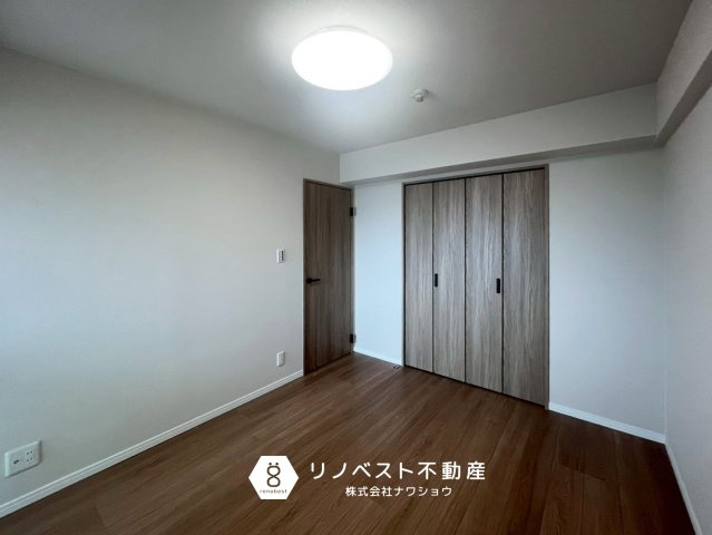 エルグリーンたつみの洋室|約5.6帖の洋室。
クローゼット完備で、寝室などにおすすめです◎