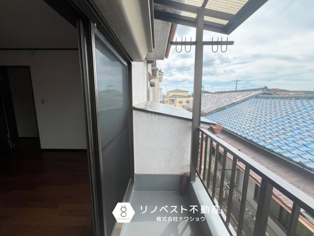 東大阪市衣摺4丁目のバルコニー|【リノベスト不動産】土日祝も営業中！HPより来店予約も可能です◎
