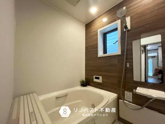 東大阪市衣摺4丁目の浴室|追い焚き機能付きのお風呂♪
新品の浴室で清潔感がございます◎