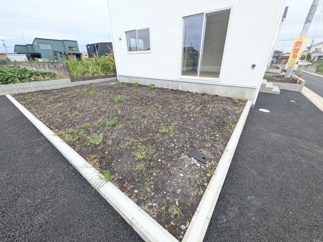 ひたちなか市津田　第3　新築戸建て　2号棟の庭|日当たりや広さを現地で体感してください。理想のガーデニングや家庭菜園を始めてみませんか。