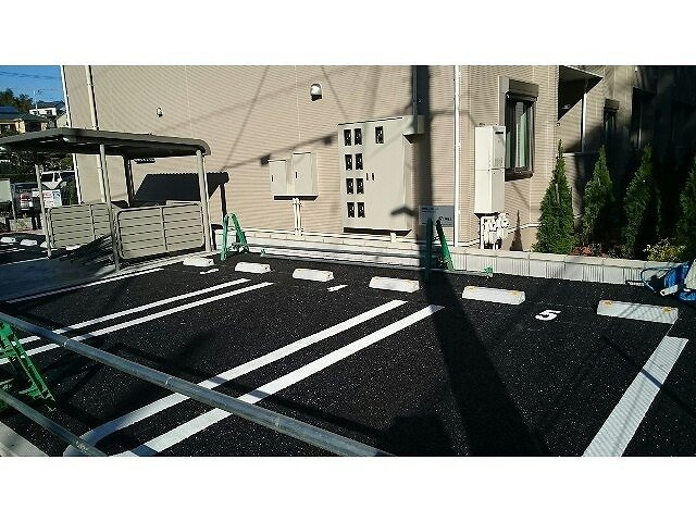 アルドールの駐車場