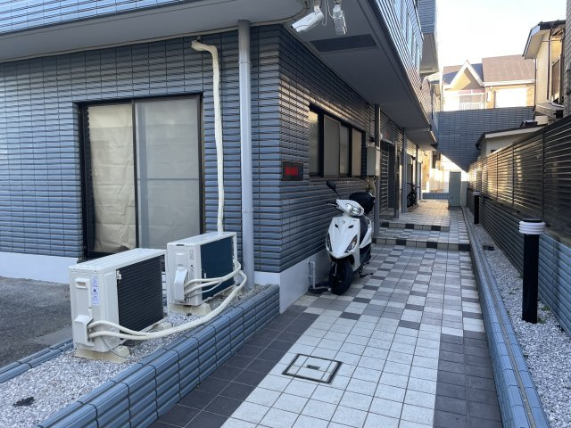 MOMO８（浦和）のエントランス