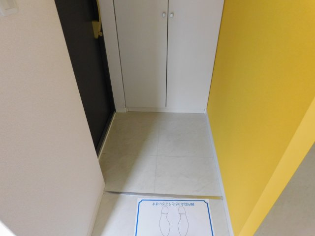 シティフラット灘の玄関