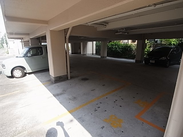 ファミリーマンションの駐車場