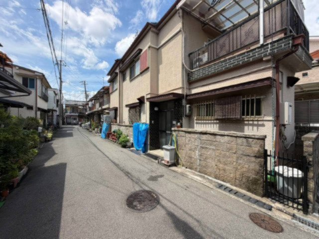 大東市三箇1丁目の前面道路含む現地写真|日当たり良好です！
