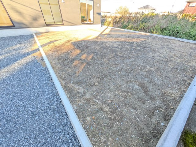那珂市中台　第2　新築戸建て　の庭|日当たりや広さを現地で体感してください。理想のガーデニングや家庭菜園を始めてみませんか。