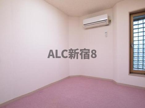 落合ミュージックハイムの居間・リビング|防音室エアコン付き4畳