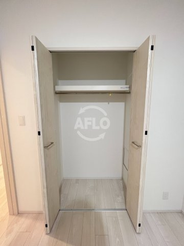 スプランディッド難波WESTⅡの収納|スプランディッド難波WESTII　クローゼット