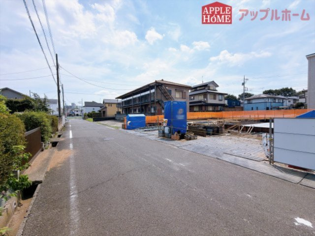 [新築住宅] 坂戸市芦山町 5期 全3棟の前面道路含む現地写真