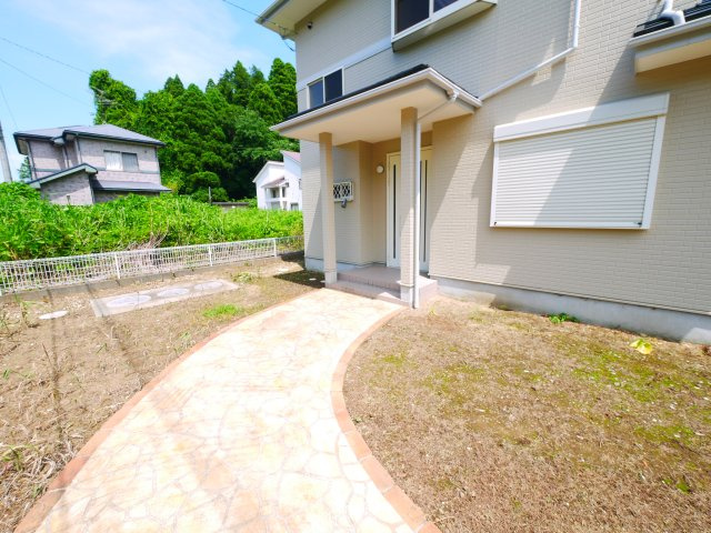 山武市木原　中古戸建の庭|内外装リフォーム済み令和8年6月 敷地約102坪 ２LDK平成17年11月築 システムキッチン新品
