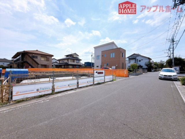 [新築住宅] 坂戸市芦山町 5期 全3棟の前面道路含む現地写真
