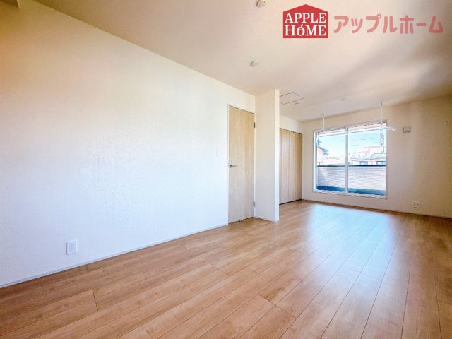 [新築住宅] 坂戸市伊豆の山町 7期 全2棟の洋室|２階居室は全室収納あり！たっぷりある収納活用でお部屋もキレイを保てます♪