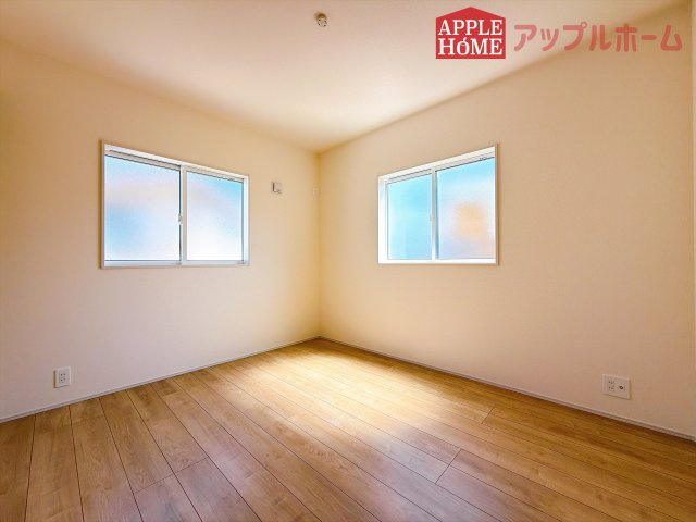 [新築住宅] 坂戸市伊豆の山町 7期 全2棟の洋室|２階居室は全室収納あり！たっぷりある収納活用でお部屋もキレイを保てます♪