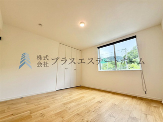 【洋室】 | 須磨区多井畑池ノ奥口新築戸建 | 木目調のフローリング材でナチュラルな見た目のため暖かく落ち着いた雰囲気のお部屋です♪