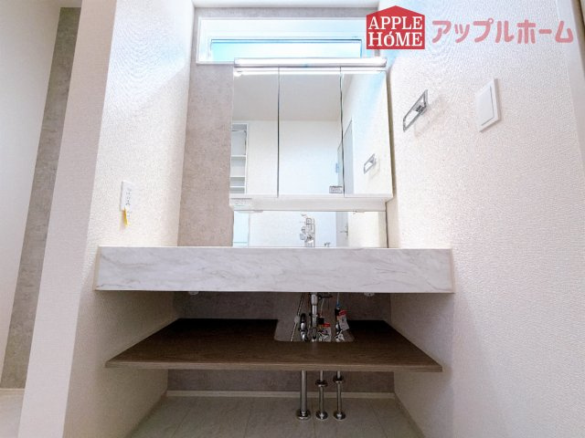 [新築住宅] 坂戸市伊豆の山町 7期 全2棟の独立洗面台|お洒落な独立洗面台あります♪