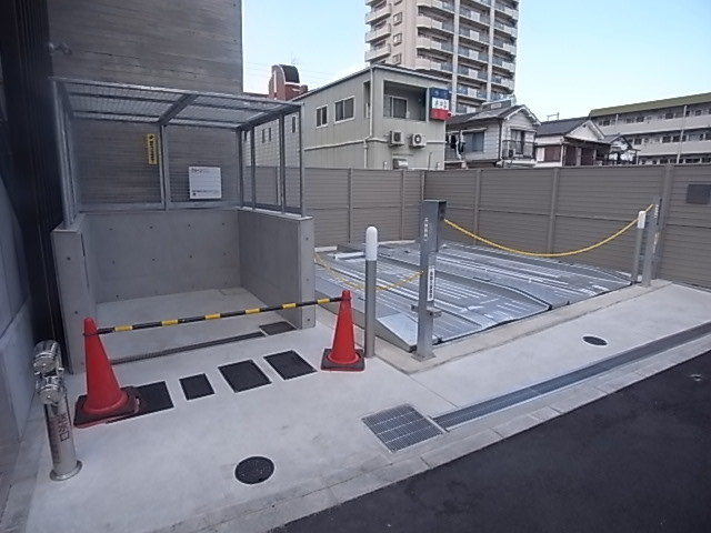 神戸市東灘区深江北町３丁目の賃貸マンションの駐車場