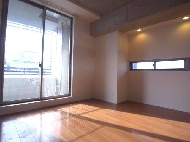 神戸市東灘区深江北町３丁目の賃貸マンションの居間・リビング