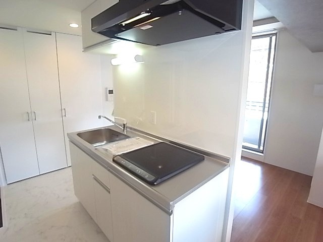 神戸市東灘区深江北町３丁目の賃貸マンションのキッチン