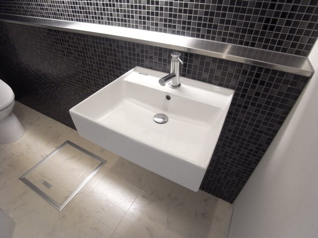 神戸市東灘区深江北町３丁目の賃貸マンションの洗面所