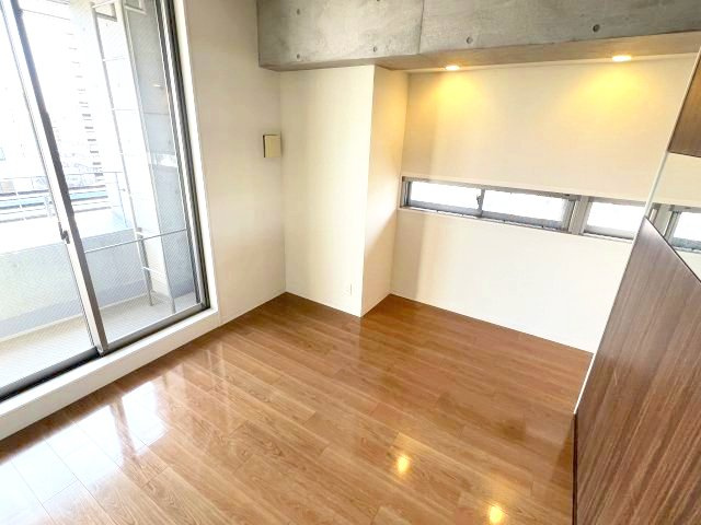神戸市東灘区深江北町３丁目の賃貸マンションの居間・リビング