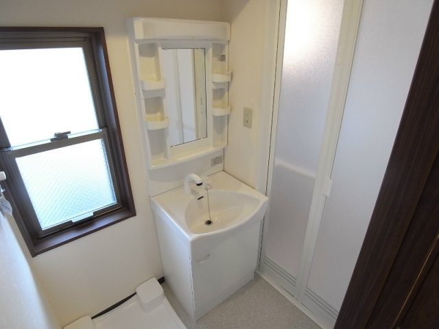 神戸市中央区生田町４丁目の賃貸マンションの洗面所