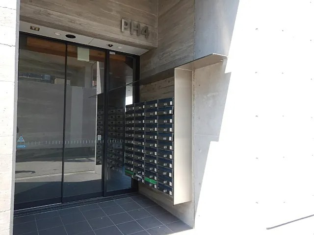 神戸市東灘区深江北町３丁目の賃貸マンションのエントランス